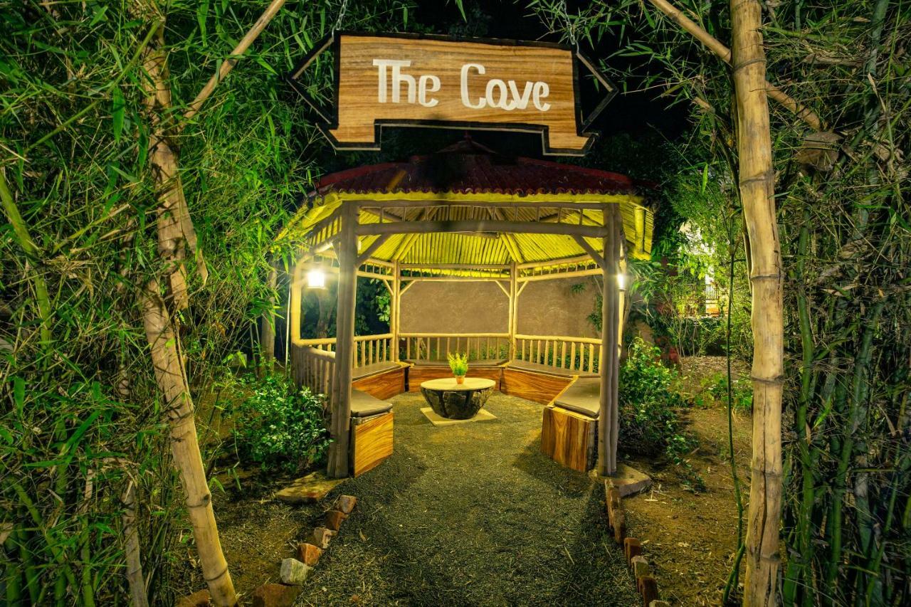 Lemon Tree Wildlife Resort, Bandhavgarh Tala  Exterior photo