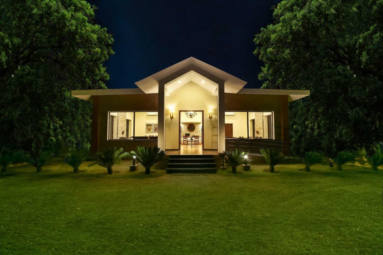 Lemon Tree Wildlife Resort, Bandhavgarh Tala  Exterior photo