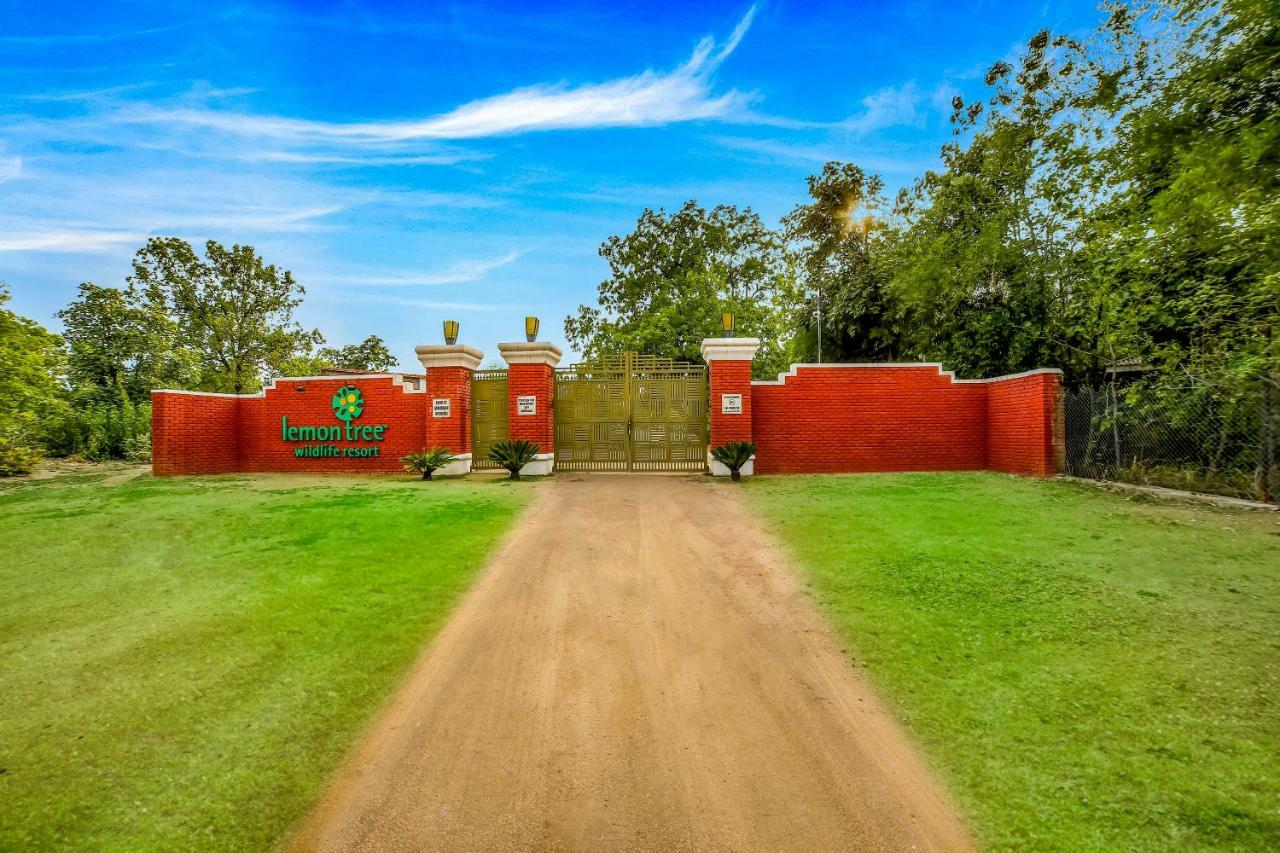 Lemon Tree Wildlife Resort, Bandhavgarh Tala  Exterior photo