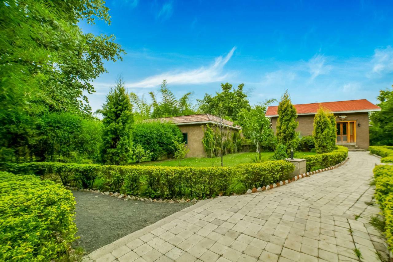 Lemon Tree Wildlife Resort, Bandhavgarh Tala  Exterior photo